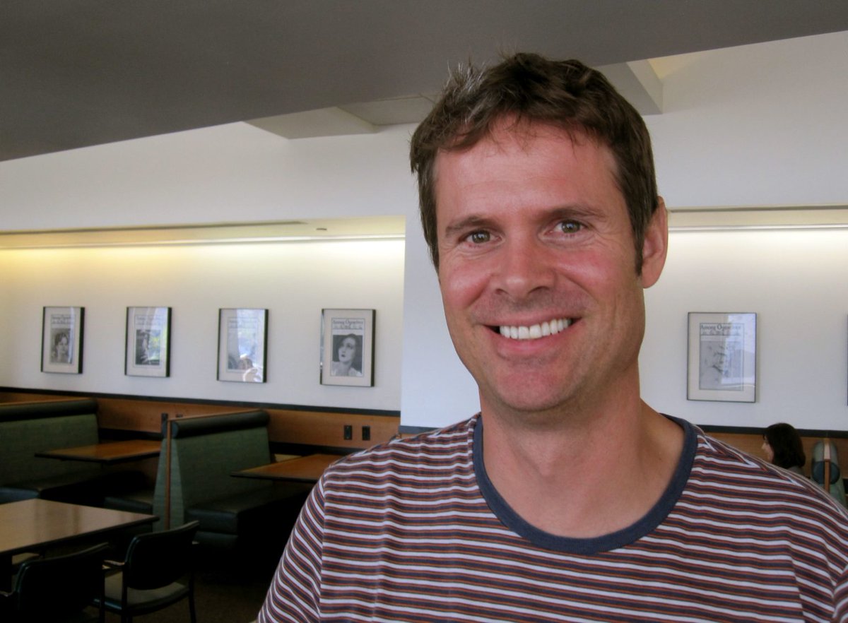 2/10 Tim WestergrenTim Westergren was a failed musician, part-time composer, nanny, and hippy.He started a hardware company that allowed stores to play music, which was called Pandora.They went bankrupt after 2 years, pivoted, and turned Pandora into an online radio channel