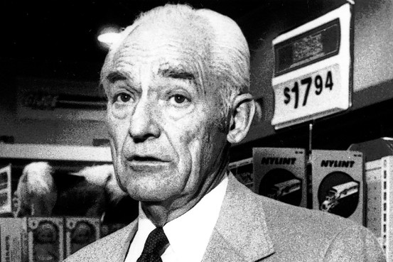 6/10 Sam WaltonIn 1945, Sam Walton took out a $20K loan to buy a small discount store.3 years later, he bought another store 220 miles away.Even with two stores, financial struggles emerged.At 44, Sam took his experiences and opened the first Walmart in 1962.