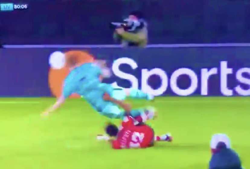 Watch_LFC's tweet image. You can usually by pass on a referee missing out on a challenge here and there, but two, three and then four is just fucking ridiculous.