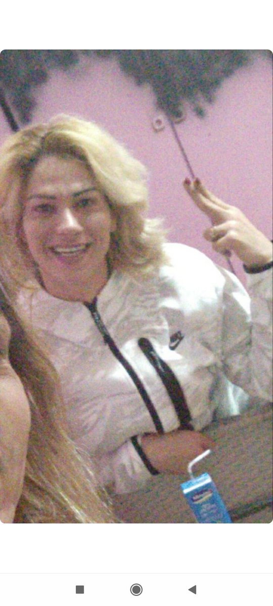 GomesMafi's tweet photo. Última foto da Angelita. Deverá estar assim vestida. Qualquer informação não hesitem em contactar. 🙏🏻🙏🏻🙏🏻 https://t.co/olrDr5RfSG