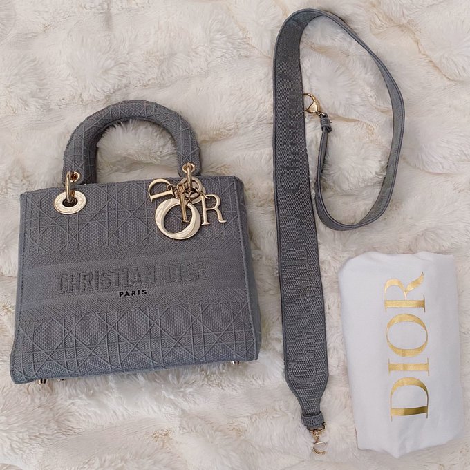 Treated myself to start the new year off right❤️ https://t.co/UwIBdKV8Y3