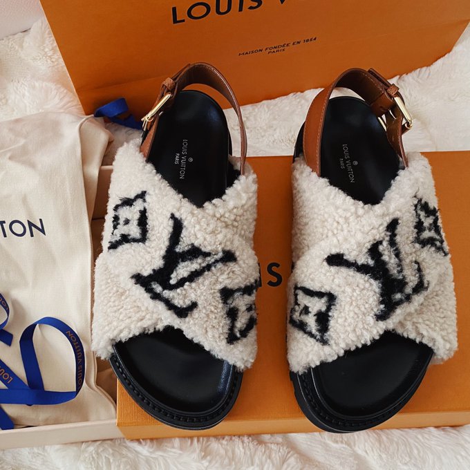 Treated myself to start the new year off right❤️ https://t.co/UwIBdKV8Y3