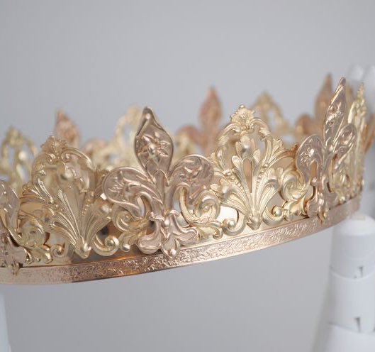 "this crown on this junhee" - a thread