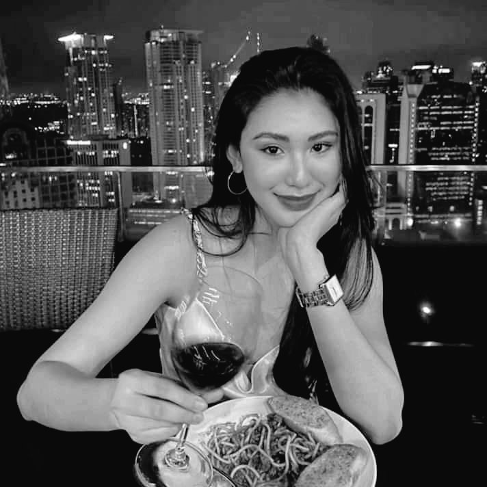 mygwonder's tweet image. tw // rape , mention of rape
.
.
.
.
.
.
her name is Christine Decera, say her name. she was raped and taken advantage her by her so called "friends". please remember to ask for consent.

#JusticeForChristineDacera 
#StopVictimBlaming
#ProtectDrunkGirls
RAPE IS RAPE