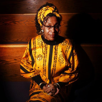 Collette Sims, Medical Anthropologist and health advocate for underserved communities at the Univ of Arizona, died from  #COVID19. She trained medical students in cultural competency, laying bare the Black experience in healthcare. h/t:  @CTZebra