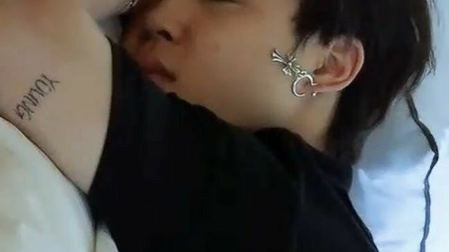 lvlyrh's tweet photo. jimin’s accessories i am in love https://t.co/ZipthREYOU