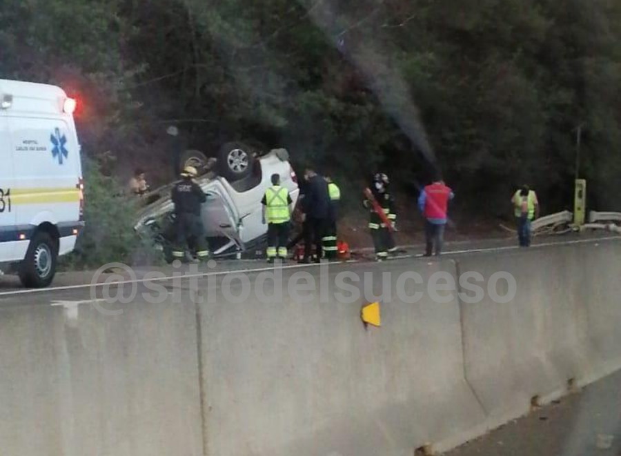 sitiodelsuceso's tweet photo. AHORA: Accidente de tránsito en Ruta 68, pasado variante Viña del Mar, en dirección al plan de Valparaíso https://t.co/CJosnyMYSx