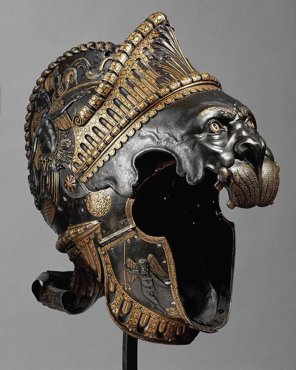 خوذة من عام 1543م. 
x