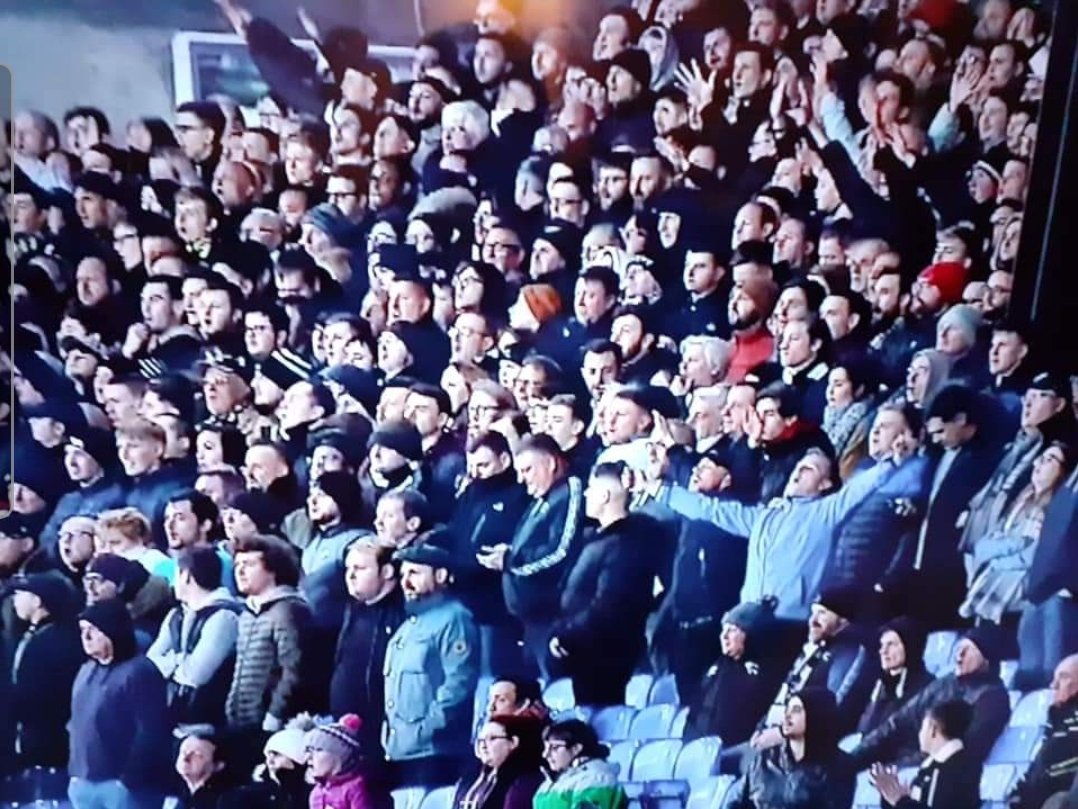 luc7_dcfc's tweet photo. This time year I was on @BBCMOTD ... well the closest I will ever get to the sofa.... Still don't like VAR π€£... #availableasapundit #motd #EmiratesFACup #magicofthecup #dcfcfans #dreamjob #commentary #justmissingmyfoilfacup #missingfooty #missingallthefans https://t.co/XNw39S8Ld7