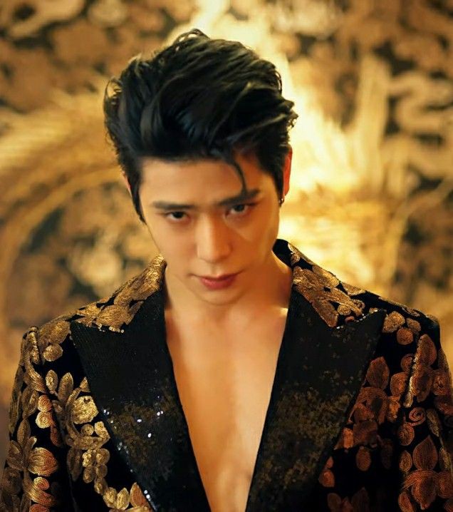 "This crown on this Jaehyun"a thread