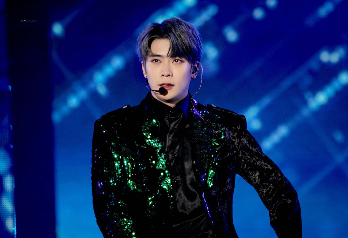 "This crown on this Jaehyun"a thread