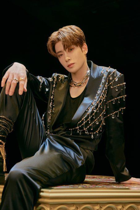 "This crown on this Jaehyun"a thread