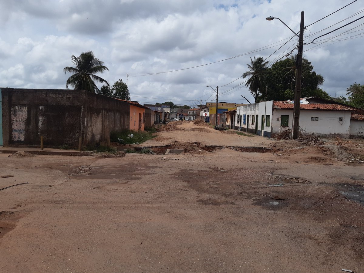 mpezao's tweet photo. @FlavioDino @GovernoMA Governador, ajuda a gente ! Da parte que vai de trás da Igreja Católica até o muro da INFRAERO, no São Cristóvão. https://t.co/sJUGjSFmFz