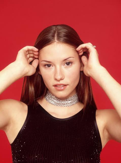 chyler leigh in the 90s is my only thought actually