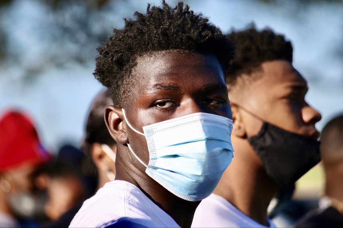 North Dallas 2022 DB Mohammed Bility had his moments yesterday.

Bility is the new school version of corner with both height and length. He performed well in several 1-on-1 reps that I viewed. Crucial piece in the NDHS program’s rebuild.

Film later tonight.

#txhsfb | @Mohh1x