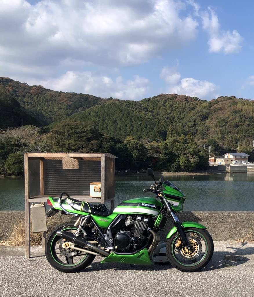 腰痛 戦士 ヘルニアマン 干支にちなんで牛描いてみた 皆さんのバイクいくらで買ったんですか はっきりとした金額は正直忘れちゃいましたけど 陸送費を入れても相場の半分くらいだったと思います 当時の走行距離6万ちょい 今