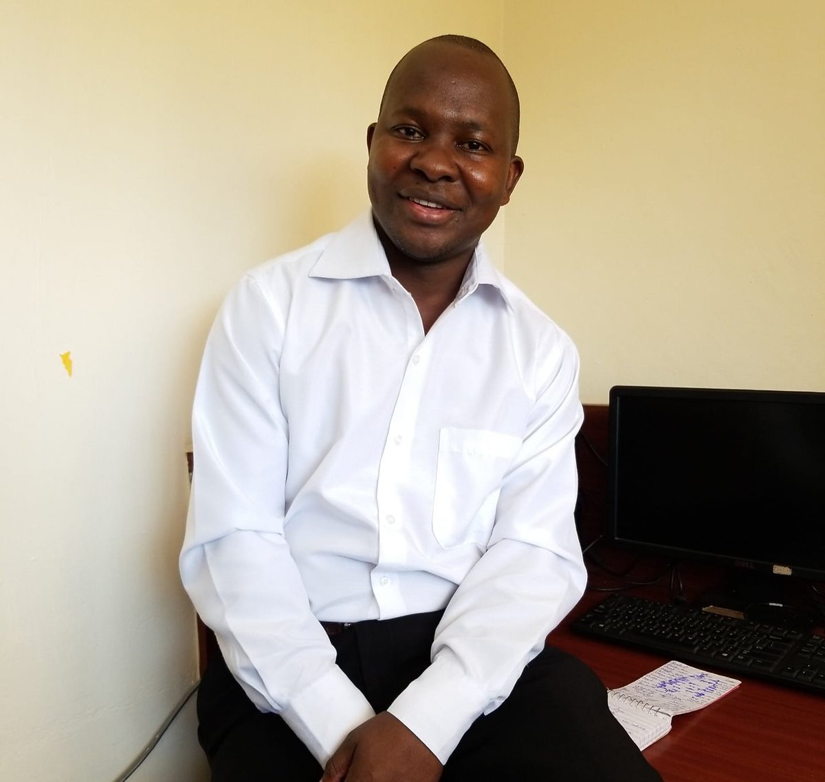 Mulembe_FM's tweet photo. Asubuhi njema huanza na tabasamu...umeamkia wapi leo...? @Bukhabushiere5-10am @Mulembe_FM @Bakuli1 @ObiloKevin  sms 22954 https://t.co/mAHLJwfFby