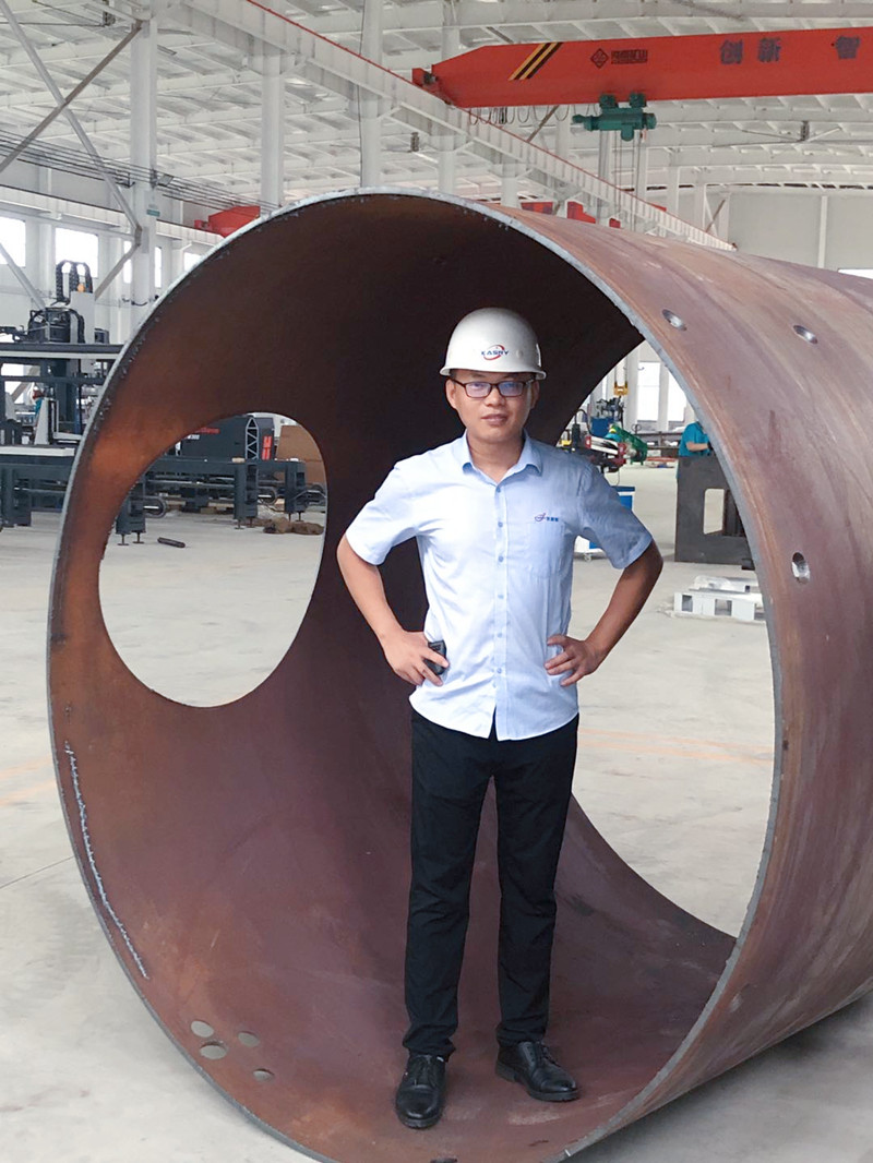 Automatic Roller Bed Type Heavy Duty Pipe CNC plasma Cutting Machine