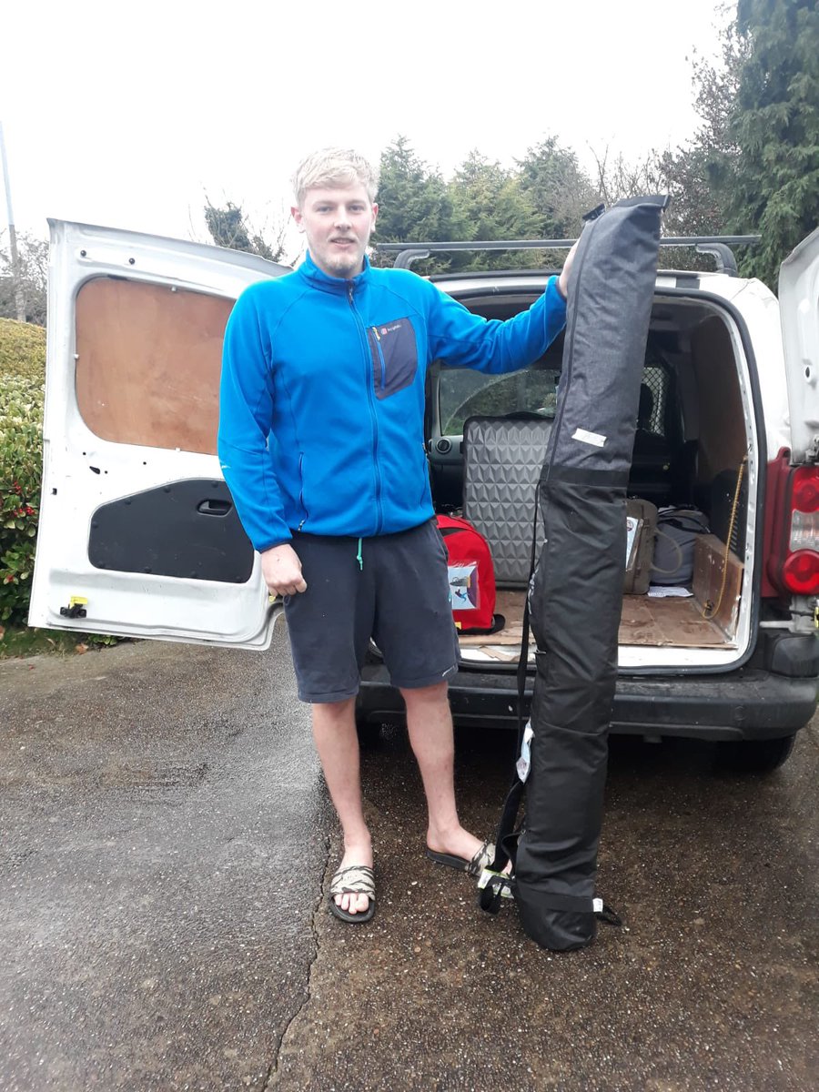 Still got deliveries coming out of the woodwork from last seasons mass exodus from the slopes

Such a shame the way everything is playing out at the moment..

Slowly starting to see some skis going the right way however 🎿👍🏻#ski #skiing #snowboarding #luggage #luggagedelivery