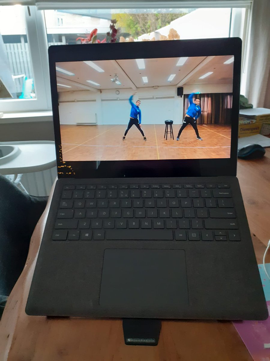 Iedere dinsdag verschijnt er gewoon een nieuwe beweegvideo online. Heb jij zin om vanuit huis een half uurtje te bewegen? Doe dan mee via samenburen.nl
#eindhovensport #samenburen #jagershoef