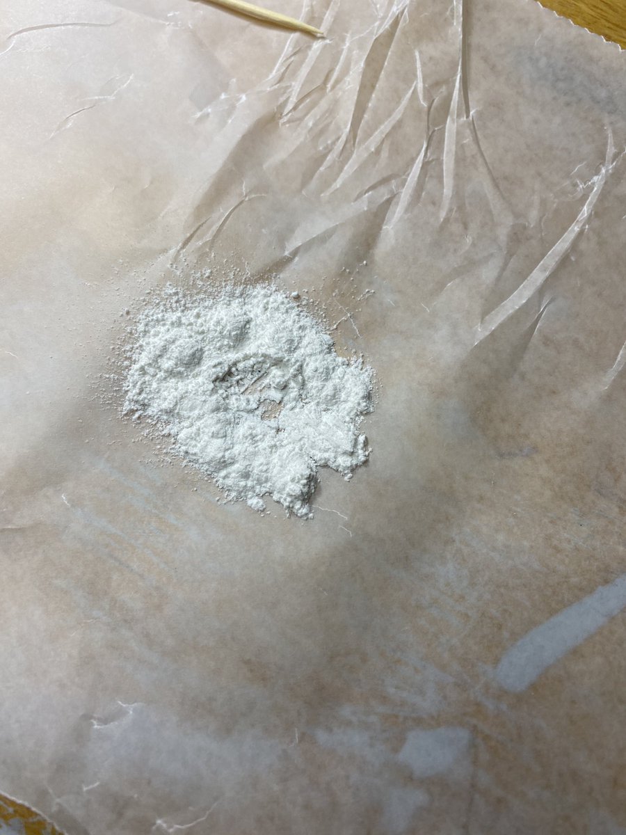 To make putty, you first make a baby powder volcano, drip a few drops of super glue in the middle and mix it. You need to work quite quickly because your at the mercy of the glue’s cure time. Work in small batches, you can always layer it!