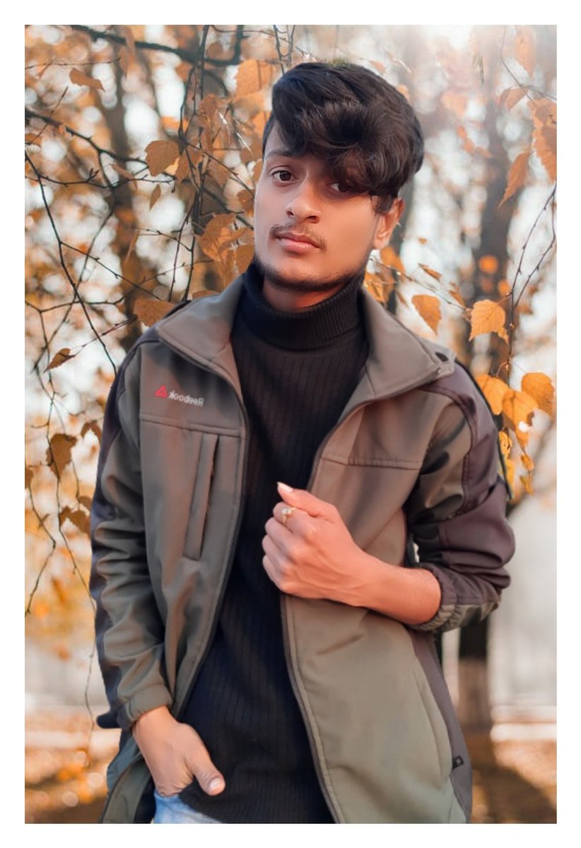 Agar zindagi mein kuch paana hai to, 😎 tarikaa badloo iraady nahi 🎯