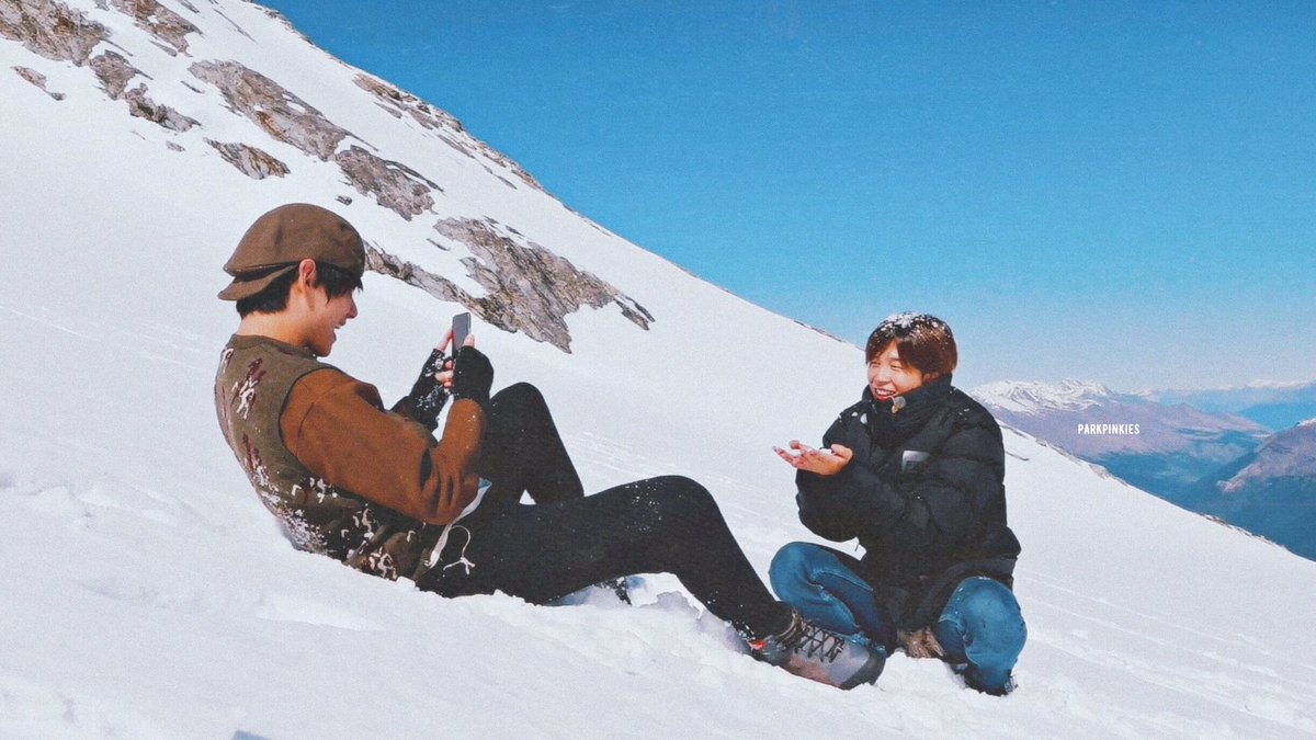 parkpinkies's tweet photo. jimin being taehyung’s model https://t.co/ba5qUA0VAH