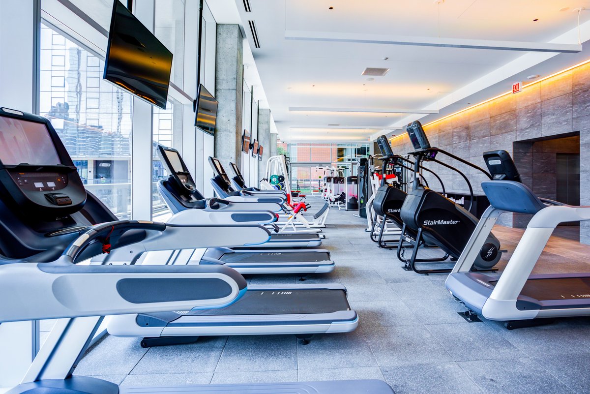 OptimaSignature's tweet image. The Optima Signature lifestyle is all about convenience. It's never been more convenient to squeeze that workout in when you have your own ✨24/7 ✨State-of-the-Art Fitness Center! #BeAnOriginal 🏋🏼🏃🏻‍♀️