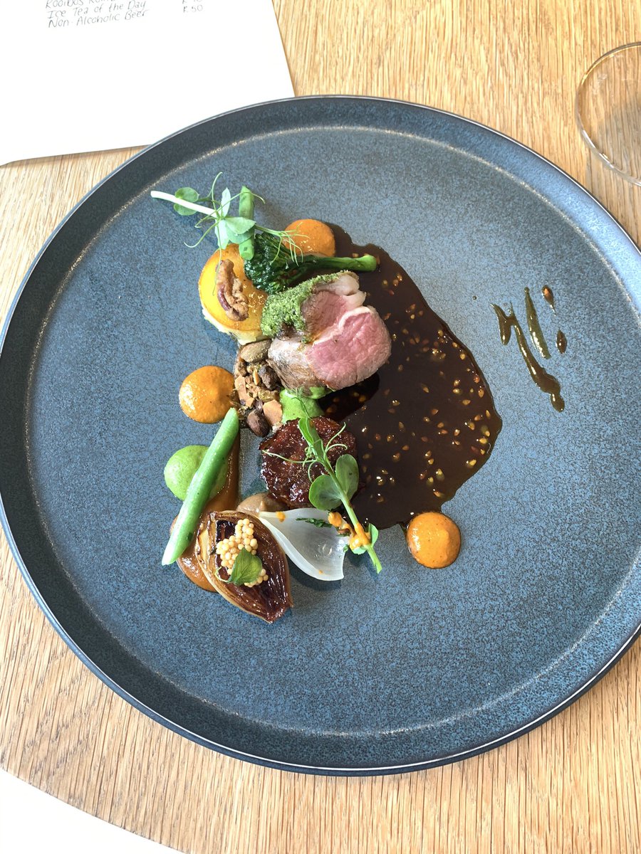 grey_Oasis's tweet image. We left hungry hey 😭we had more than 4 dishes 😭