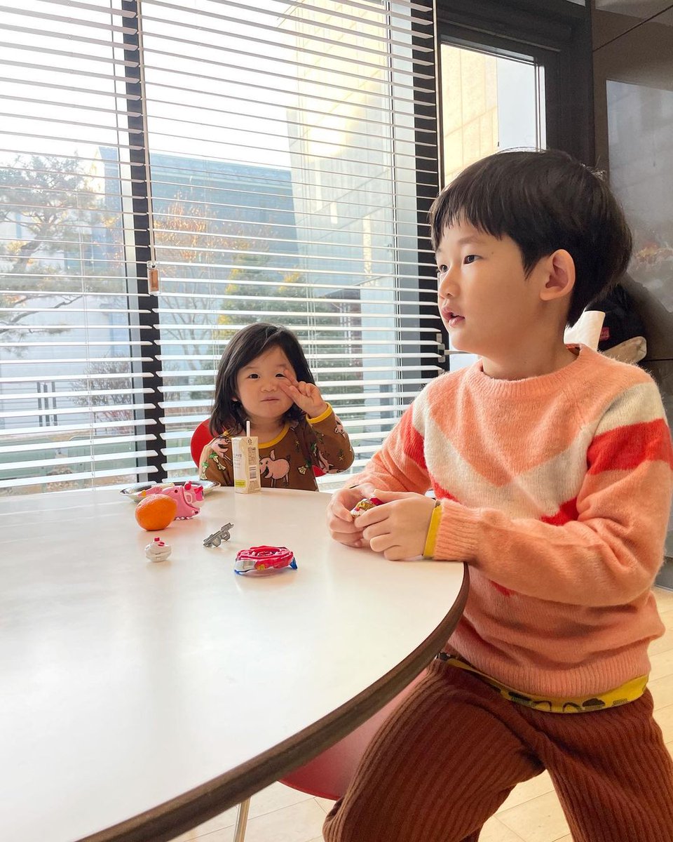 TROSPhils's tweet photo. Siha and Bonbi♥️👫

Repost from @taegyu_bong

#Siha #bongsiha #bonbi #bongbonbi #bongtaegyu #bongtaekyu #taegyu #taekyu #bongfamily #trossiha #trosph #tros #troskids #trosphfanpage #fanpage #philippines #korea #troskorea #thereturnofsuperman #thereturnofsupermankids https://t.co/3fiyW2YudD