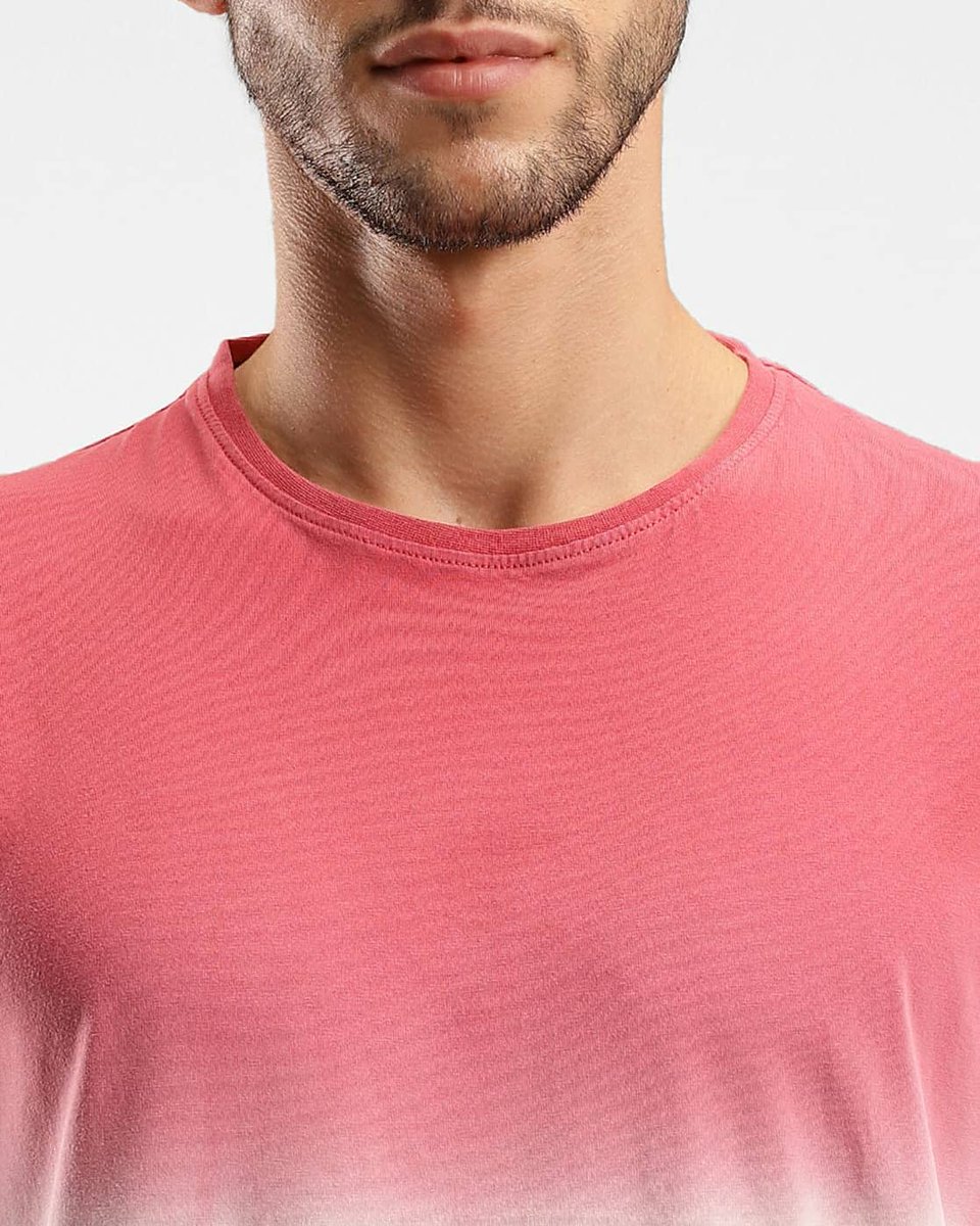 turmswear's tweet photo. This crew neck tee is powered with in-built properties like coolant and antiodour. The two side gradient effect with the perfect colour blend and combination gives it an elegant and stylish look. Grab it from https://t.co/BKuyZ5tAPt 😍

#turms #menswear #mensfashion #technology https://t.co/UsyJMIWBAT