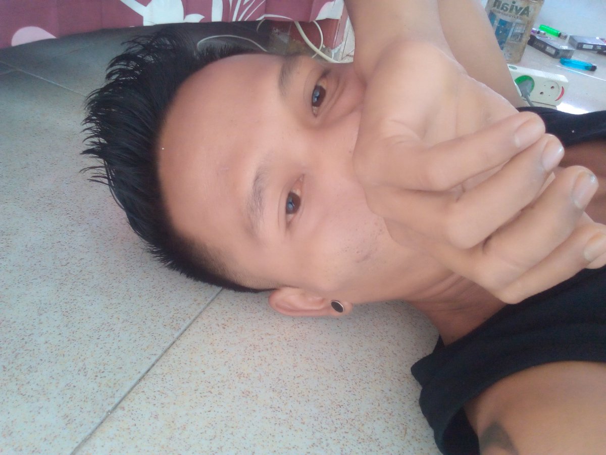 Santai aj lah lagi mumet...