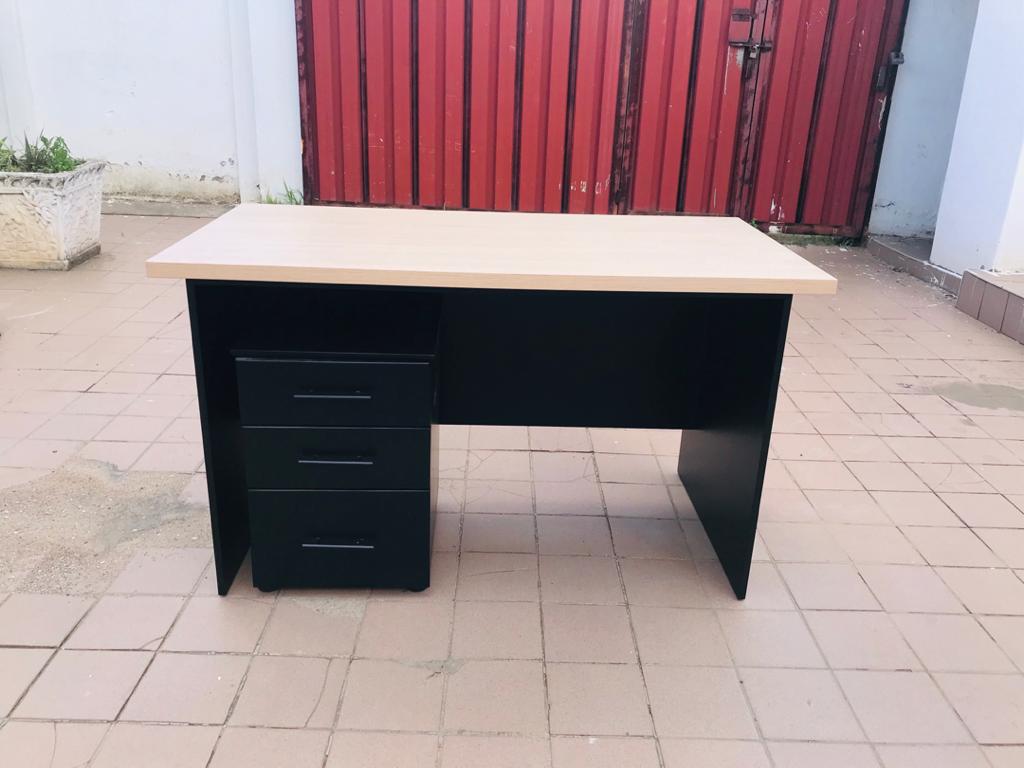 nkosilathibmoyo's tweet photo. All furniture gaints beware ndirikuuya, ndogona kuti nonokei but am coming. With me creativity comes in naturally and ndogona..... https://t.co/SfkguYft3u