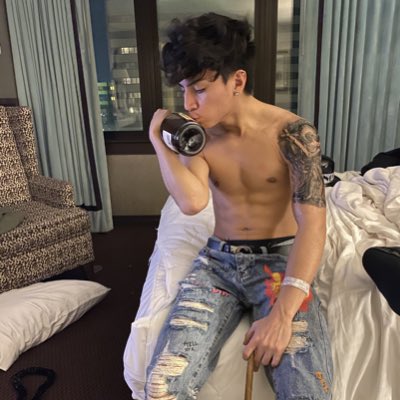 AndrewAcro's tweet image. #NewProfilePic