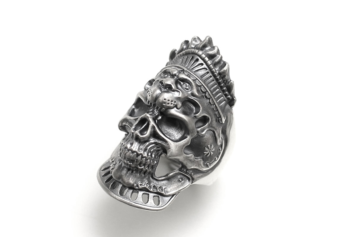 A nice silver skull ring from Berserk.