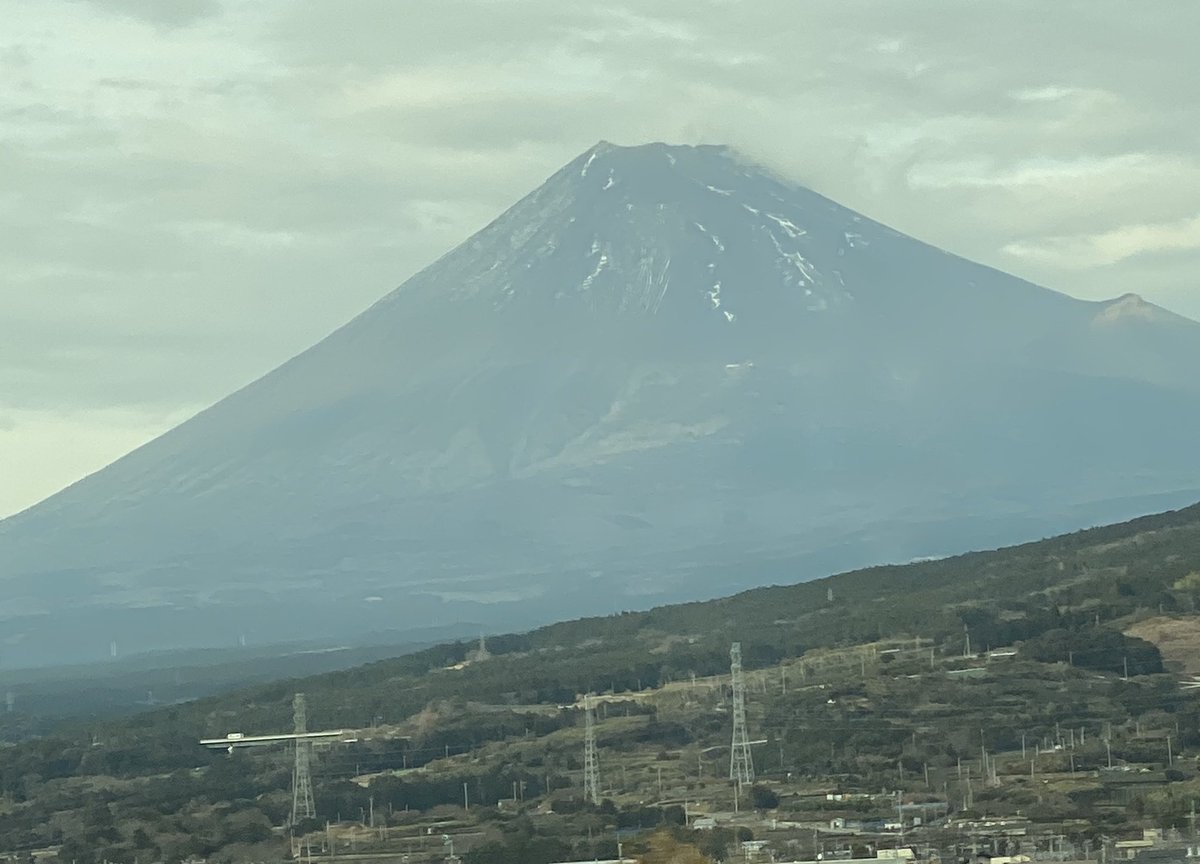 エド モンド 鳴海 富士山真冬なのにこんなに雪が少ないとは