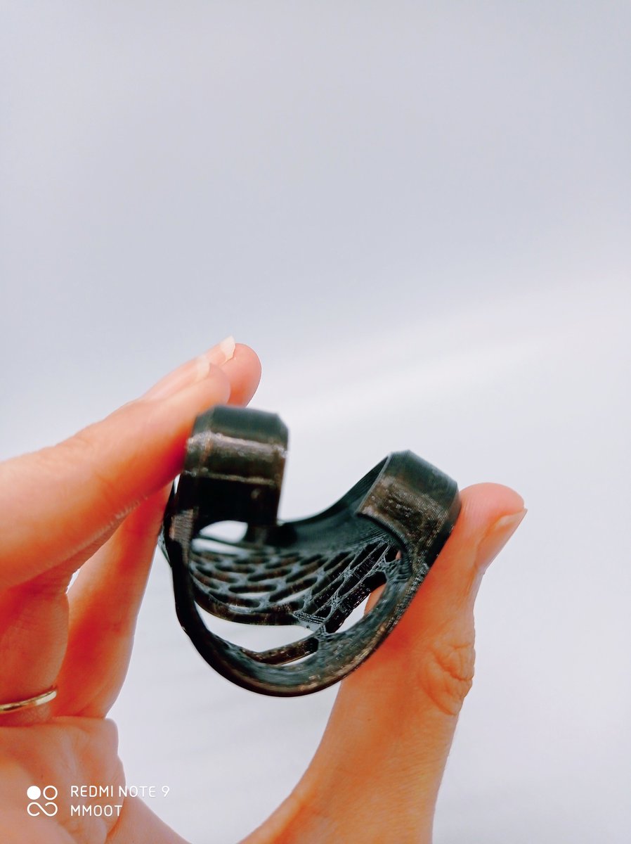 A new phone case💪
Printed with TPU filament.