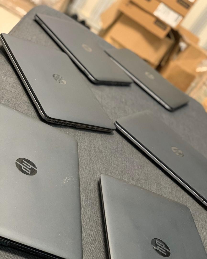 Stevenchisom's tweet image. Laptops now available.........

Efficient and affordable (one month warranty)

Send a DM or WhatsApp 08106037792...........pls don&apos;t air me😫😭 #MUFC #Toolz #Klopp #ManchesterUnited #schoolsreopening #lockdown #tuesdaymotivations pls retweet🙏🙏