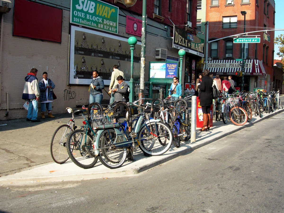 NEW: We've released a report highlighting the severe lack of bike parking in NYC, and ideas to make this option more available + secure across the 5 boroughs.Use  #BikeParkingNYC to share your thoughts + photos, and follow thread for key takeaways.  https://www.transalt.org/bike-parking-report