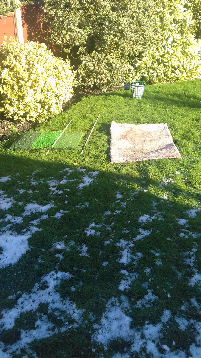 ShaunHargreave2's tweet image. A little bit of garden practice...#golfmates #drills #lockdownpractice.