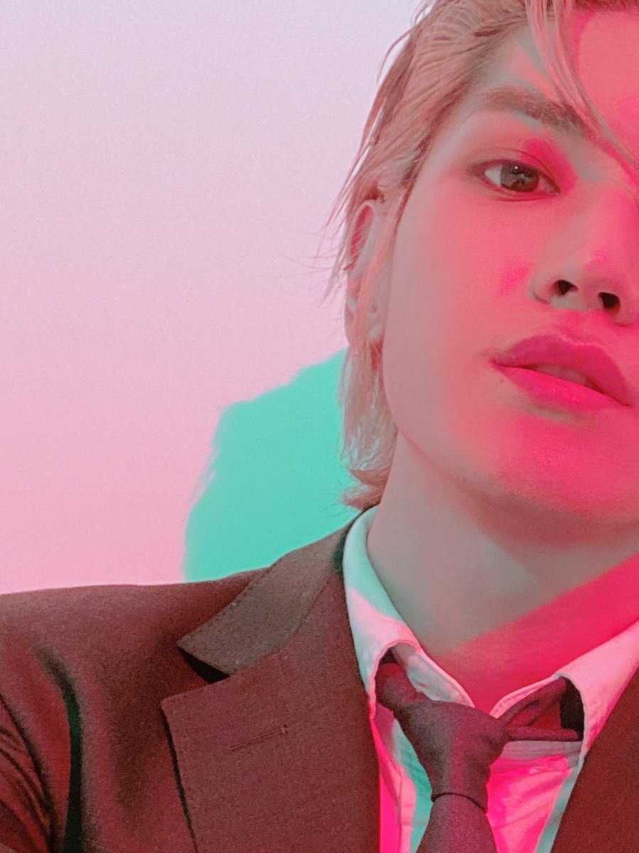 jelly_bbo's tweet photo. 태용이 정말 스포요정 이었구나 ... 끝내준다 ... https://t.co/s7WVhJBsev