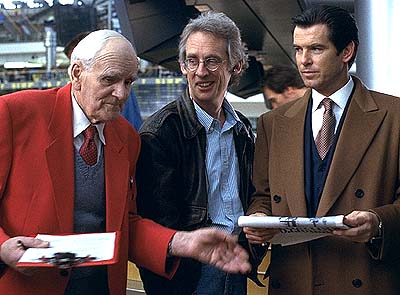 Happy 76th birthday Roger Spottiswoode! Make a few headlines today... 