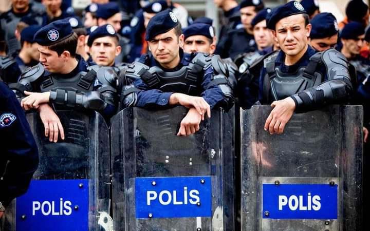 #PolisiminYanındayım 
Gönderinin Altında Fotoğraf Paylaşarak Polisimize Destek Ol
🇹🇷🇹🇷🇹🇷