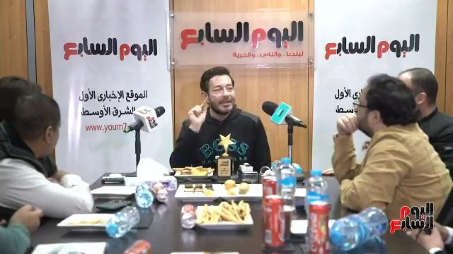 احمد زاهر مشاهد البوس والأحضان مثيرة للغرائز وسيئة جارية في حياة صاحبها