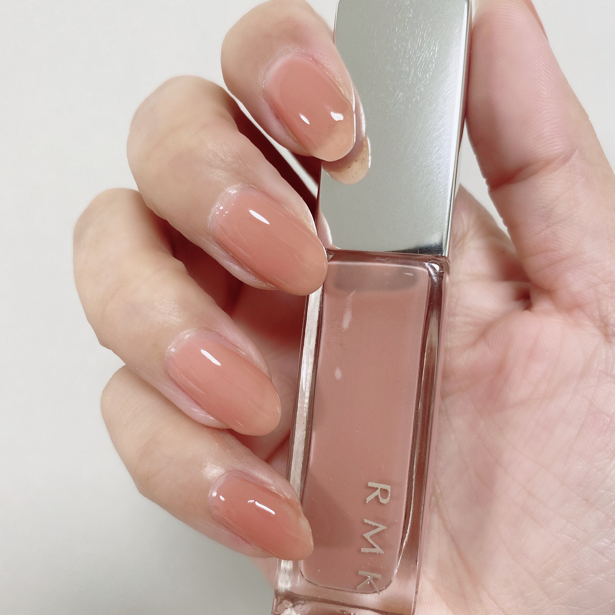 くろねこ Rmkの春がベージュコレクションとのことで買わなきゃいけない使命に駆られた クリームローズ 良い色 ピンク寄りのベージュ 寒い今の時期に指先がポッと暖かくなる 春の時期にもその先の季節もずっと似合う可愛い色 ベージュはほんと良いね