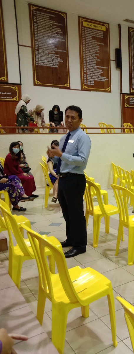 AhmadHasine's tweet photo. Teman Sempat Snap ini je..DUA INDIVIDU BERBEZA yg MEMPUNYAI VISI DAN MISI YG SAMA IAITU..KEMENJADIAN REIMAGINING REFLEKSIDEA 2020
@refleksidea2020 
@Safuan51352723 
@Karunag35852803 
@HasineZaileha https://t.co/HnVzWi5KBY
