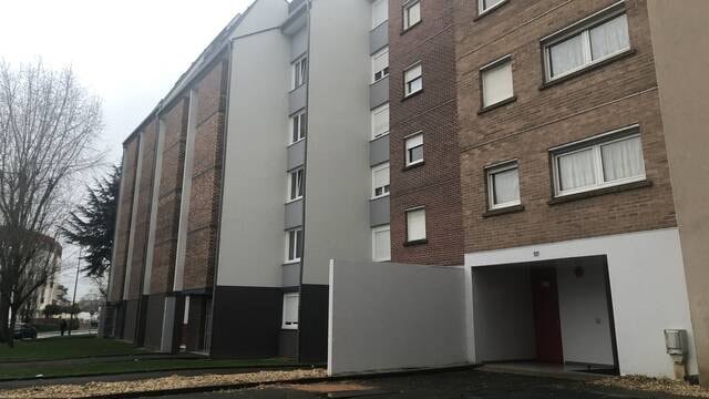 « Son père et moi, on a échoué. » L’oncle du jeune homme tué au Mans le 31 décembre raconte comment le père de la victime avait tenté de l’éloigner de « ses fréquentations » - via <a href="/lemainelibre/">Le Maine Libre</a> ouest-france.fr/pays-de-la-loi…