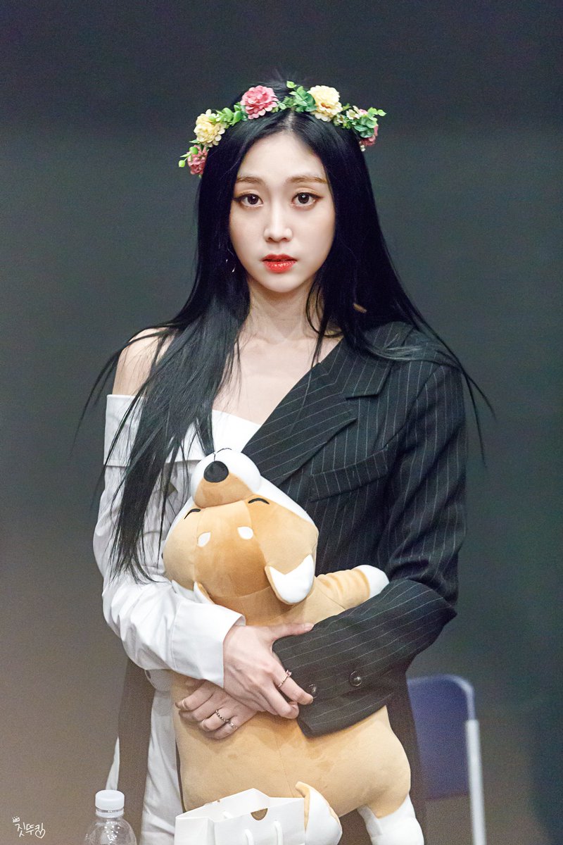 aon_saranya1997's tweet photo. พี่ ซอ จีซู ฟรอม เลิฟลิซ #Lovelyz
สวยมากกกก สวยที่สุดใน อุลลิม
ศลป.ในค่ายรับประกัน 555555
มีซีรี่ย์อยู่นะ
#7DaysOfRomance
🦊🦊🦊🦊🦊🦊🦊🦊🦊🦊🦊
#seojisoo #Lovelyz https://t.co/PPzhy1D2KC