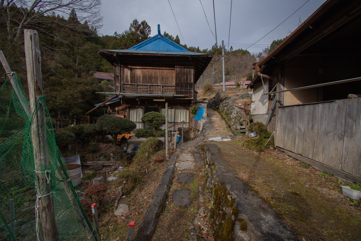 ট ইট র えぬびー とある山間部の村にてこじんまりとした集落の中を歩き 上へ上へと向かった先に理想的な田舎の廃校を発見 この集落パスルート 通学路としての魅力が満点過ぎる ট ইট র えぬびー とある山間部の村にてこじんまりとした集落の中を歩き 上へ上へと向かった先に理想的な田舎の廃校を発見 この集落パスルート 通学路としての魅力が満点過ぎる