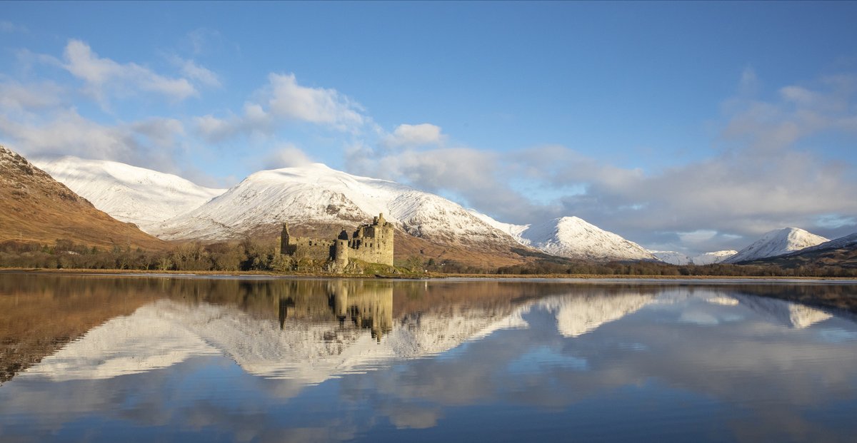 Kilchurn Castle, Loch Awe in all it's glory on New Years Day 2021 @ExploreOban @miloveoban @obantweet @VisitScotland @CanonUKandIE @StormHour #Scotland #ScotSpirit #VisitScotland #LoveScotland #KilchurnCastle #Castle #WINTER #reflections